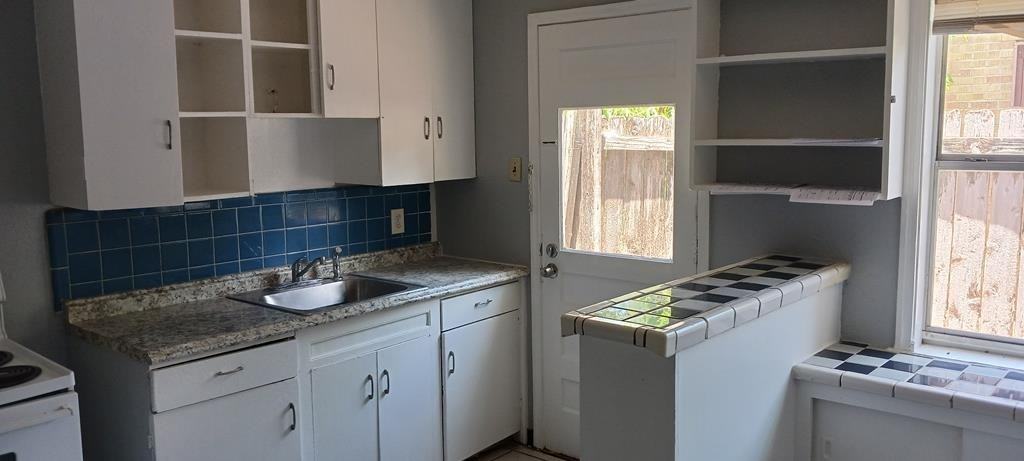 917 North 1/2 - Photo 6 of 11