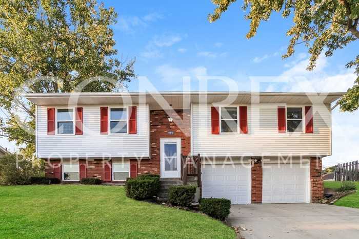 989 Richwood Cir - Photo 2 of 16