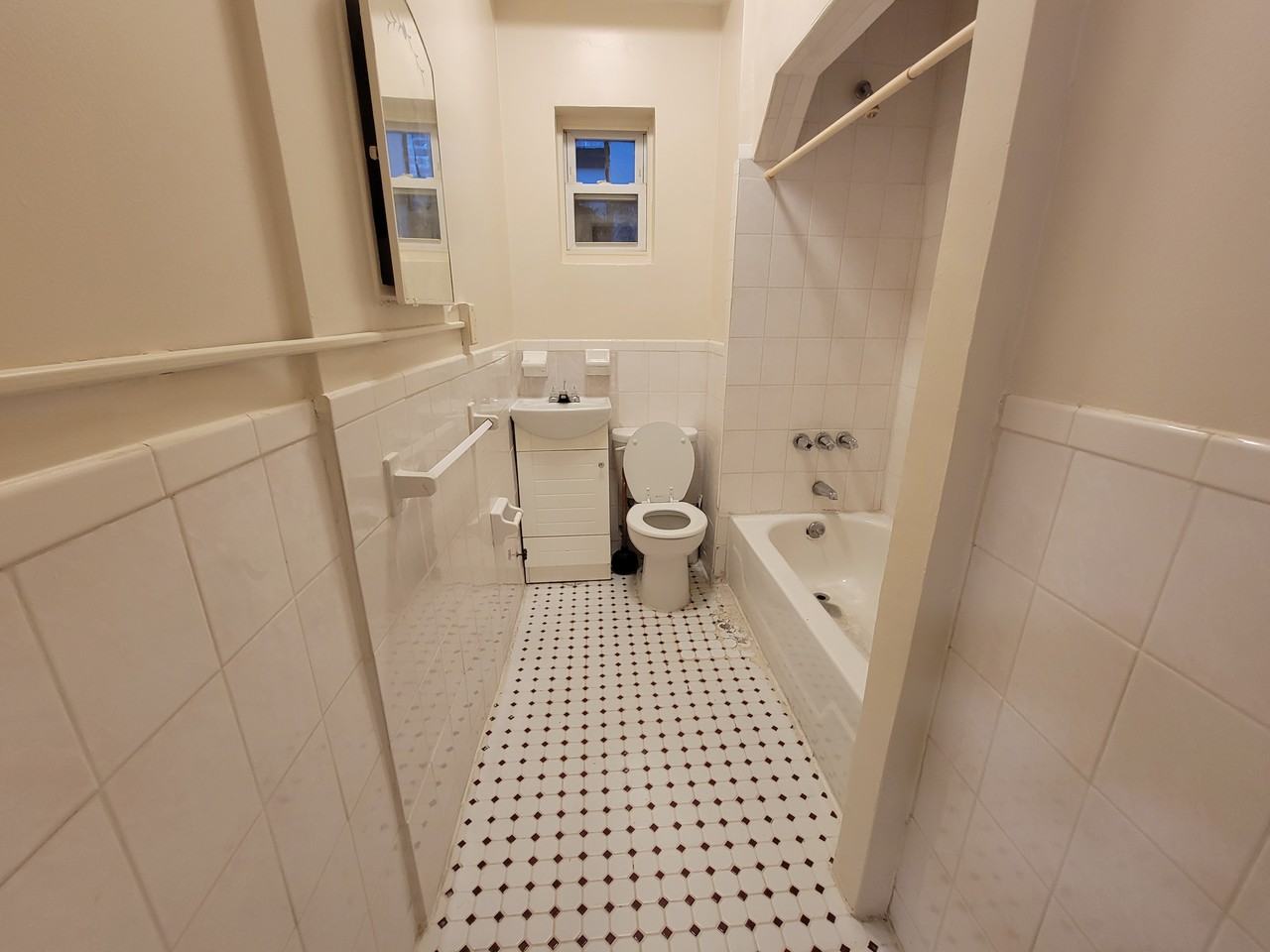 3829 Bronxwood Avenue 1 - Photo 2 of 5