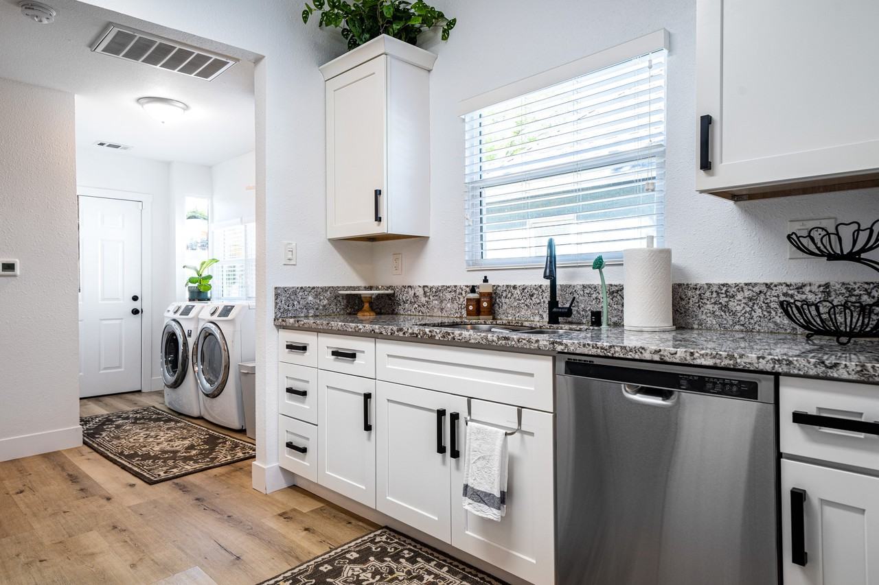 3772 Y St #MAIN - Photo 3 of 9