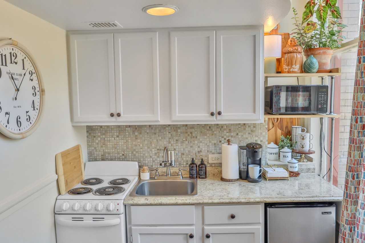 128 Main Plaza - Photo 2 of 22