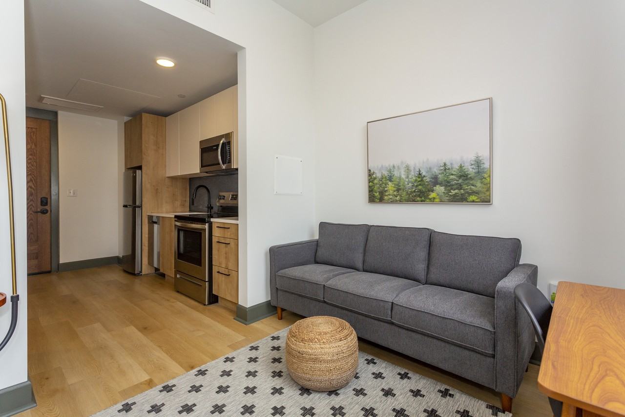 201 20th St. N. - Photo 3 of 50