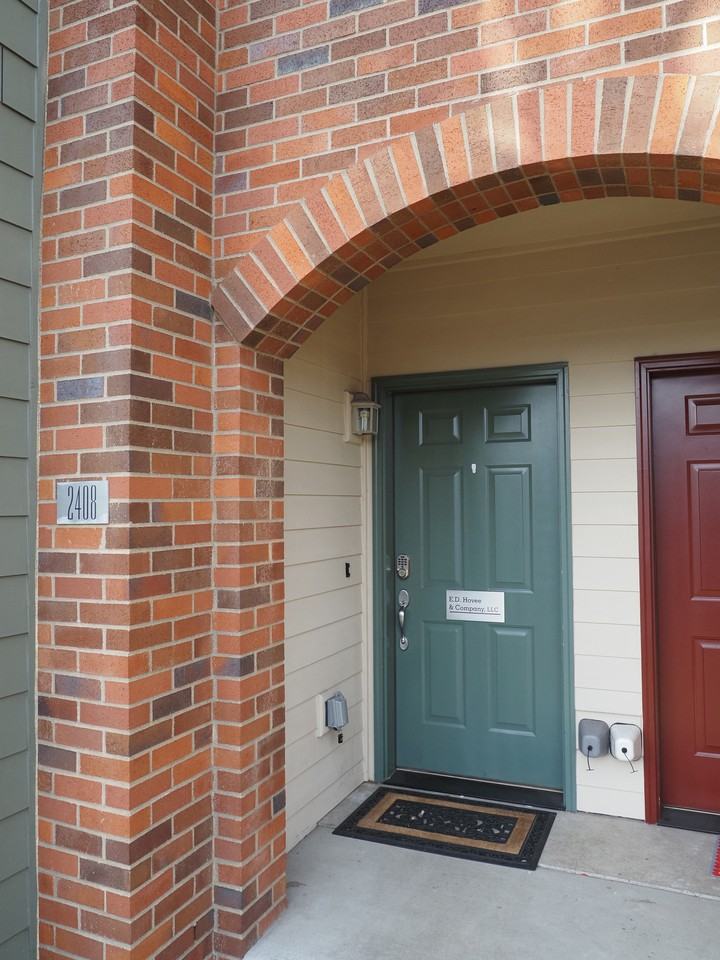 2408 Main St #2408 - Photo 3 of 19