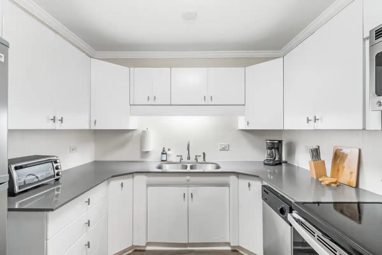 3645 Peachtree Rd NE Atlanta - Photo 3 of 47