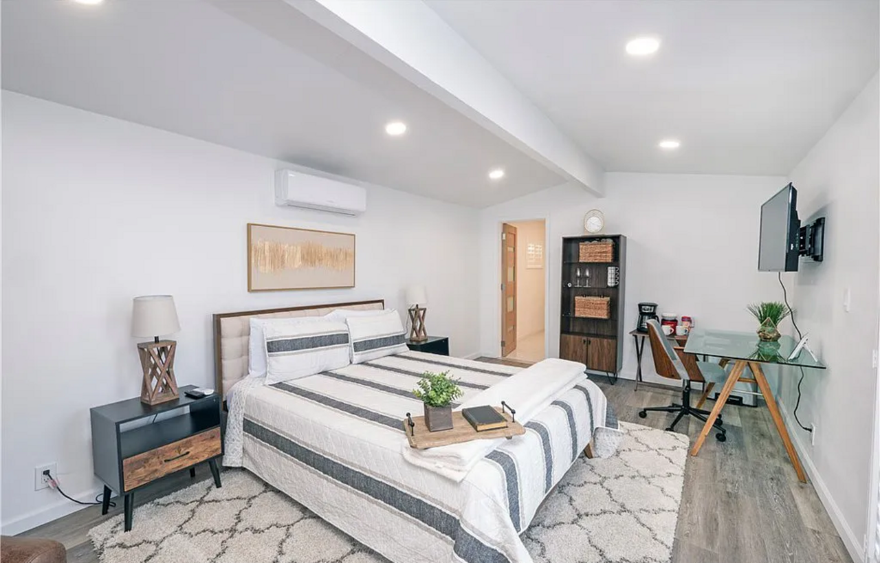 21792 Snowview Dr #21792 - Photo 2 of 6