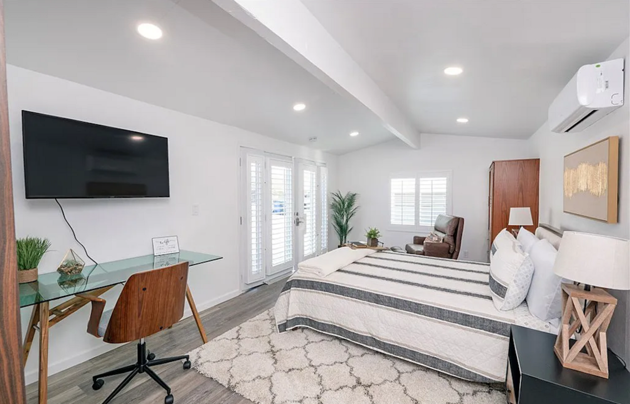 21792 Snowview Dr #21792 - Photo 3 of 6