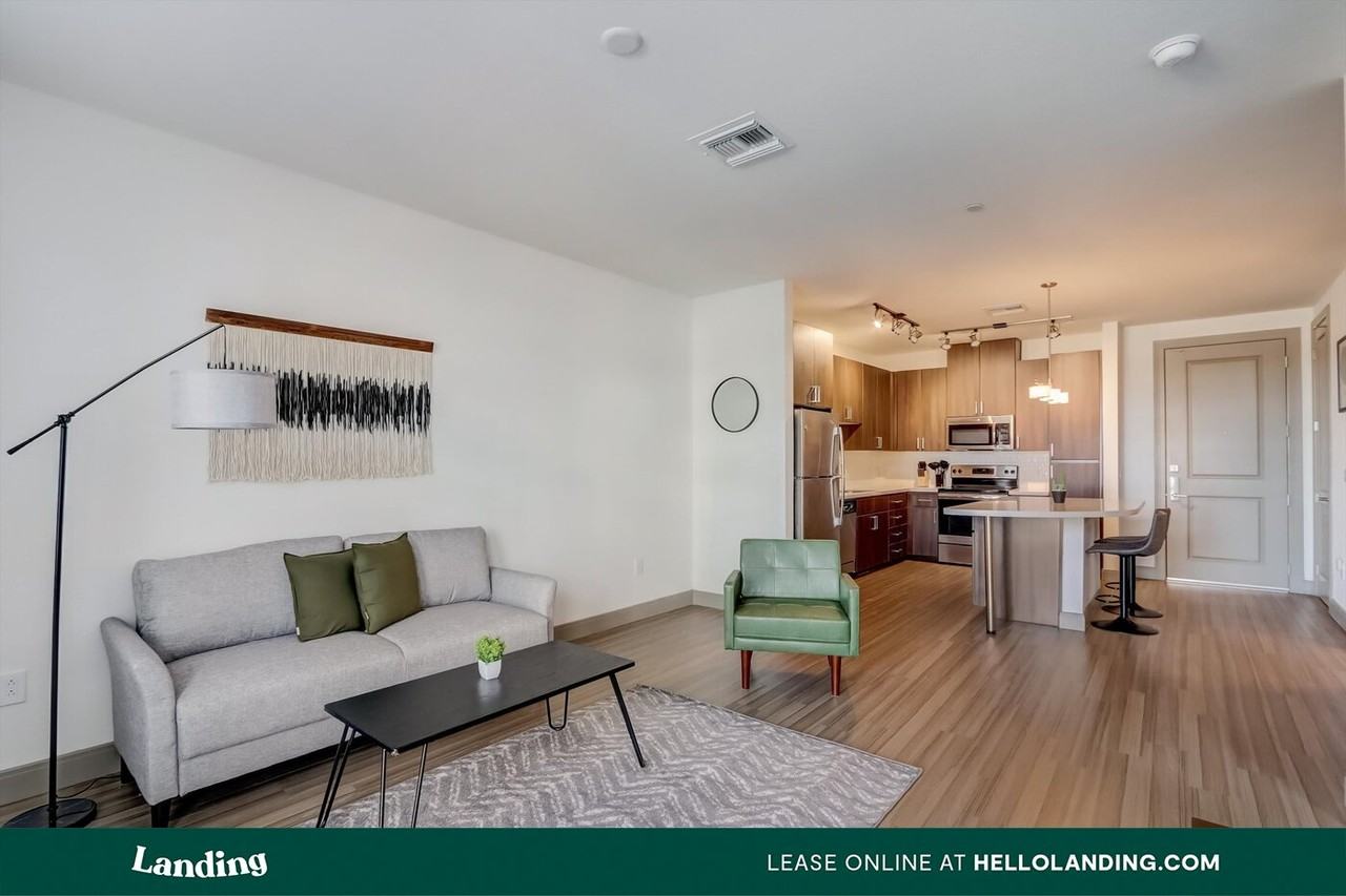 555 North College Avenue - Photo 2 of 50