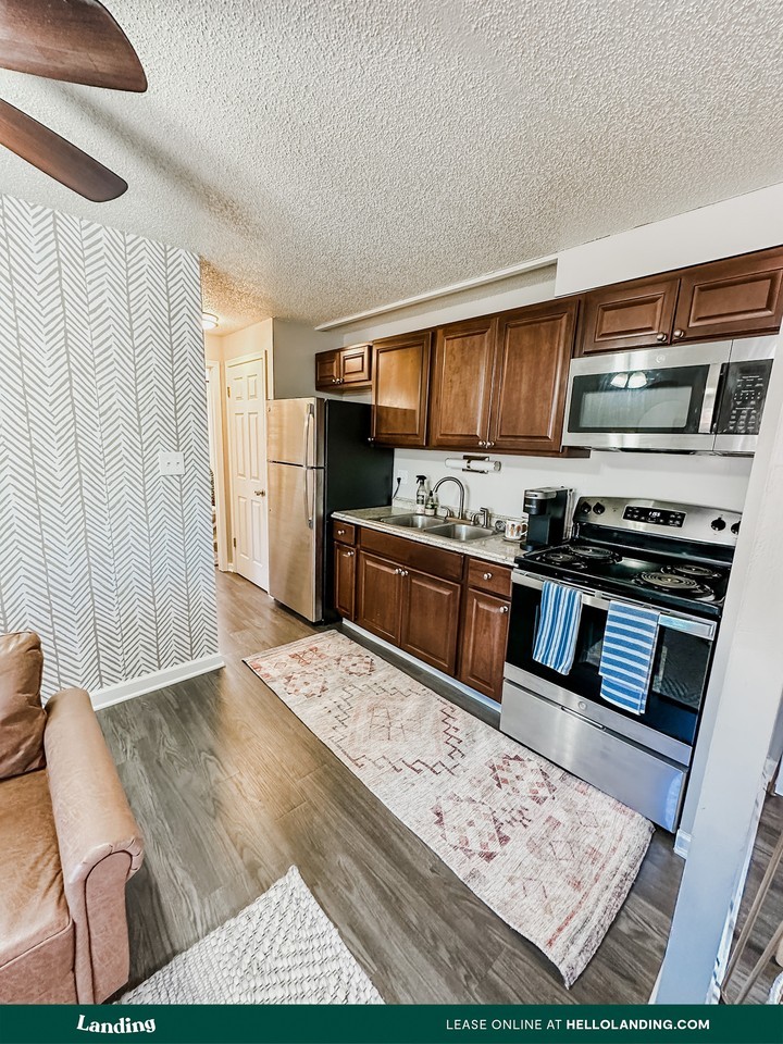 850 Dexter St. - Photo 3 of 50