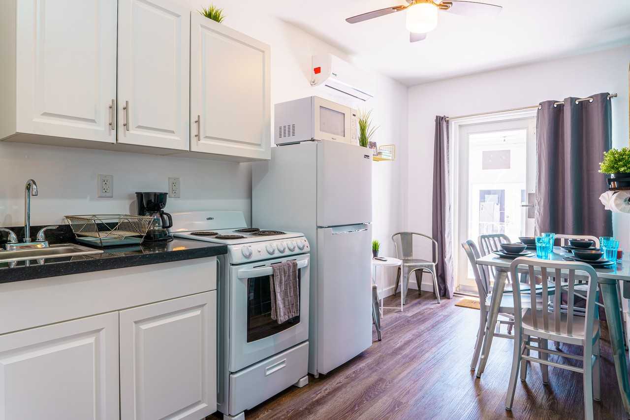 1327 West Avenue - Photo 2 of 12