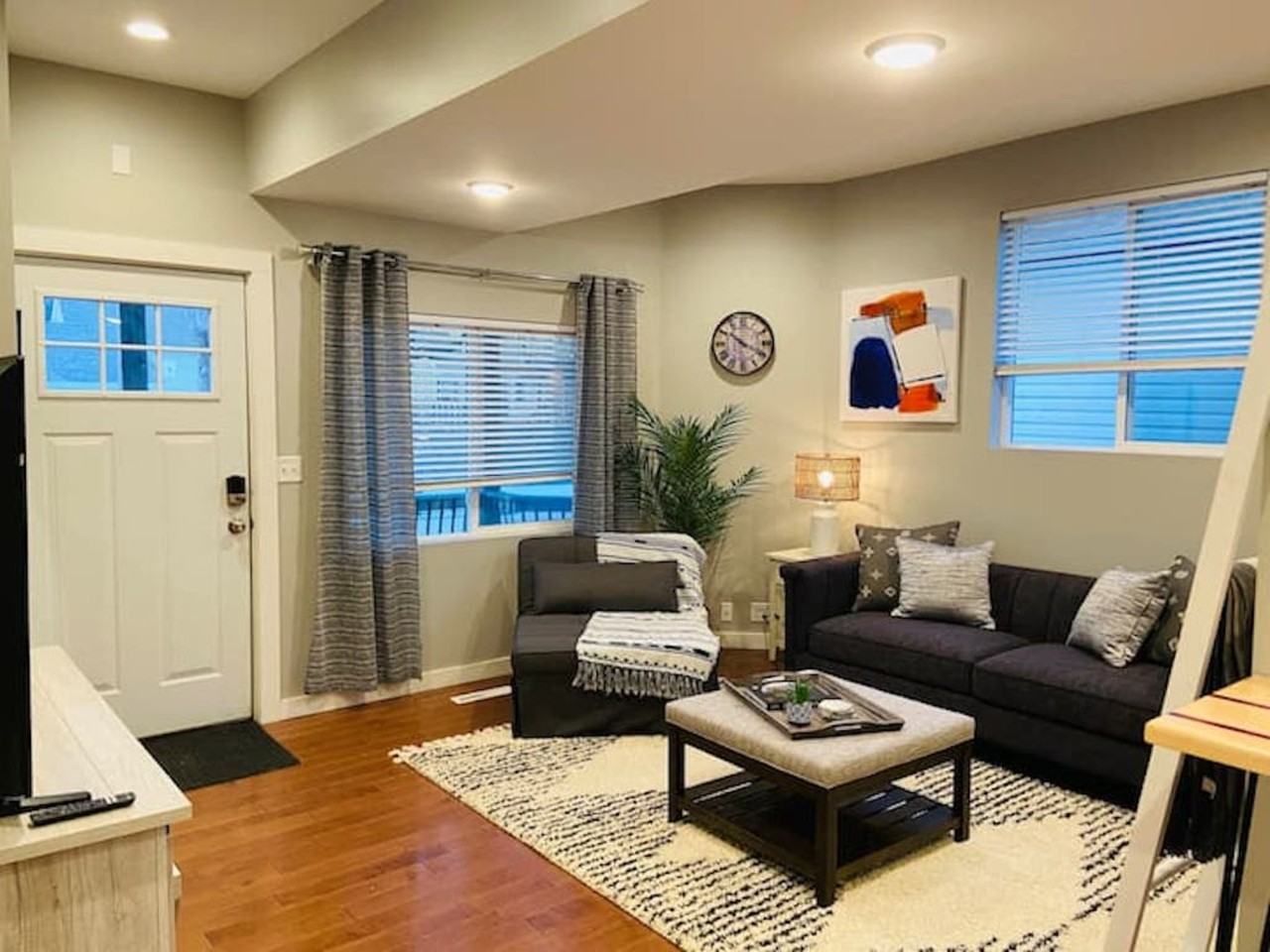 419 W Vine St #419 - Photo 2 of 16