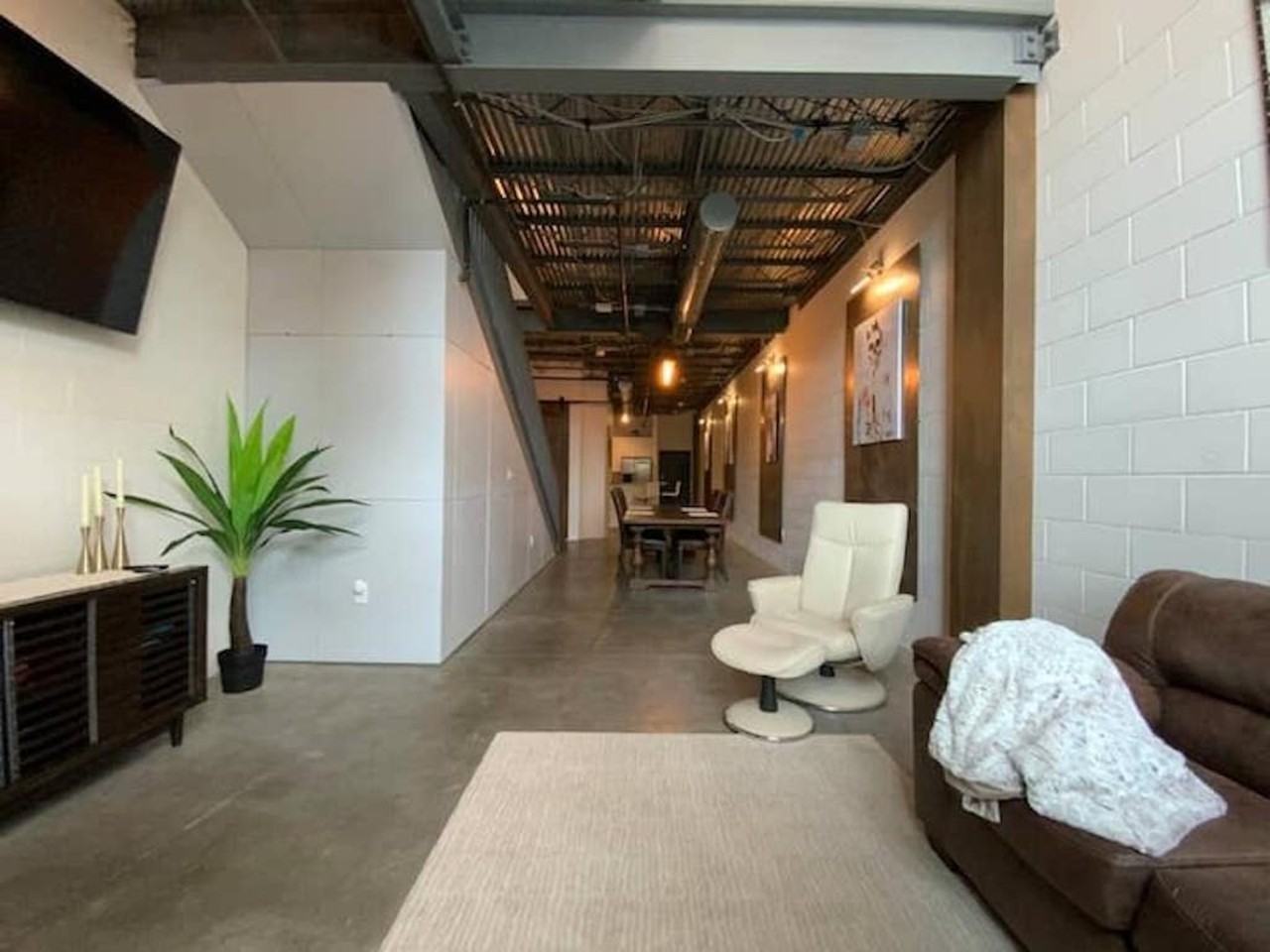 1611 E 5th Ave #1 - Photo 3 of 15