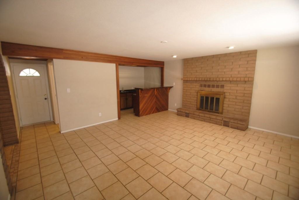 5630 W Hubbell St - Photo 3 of 18