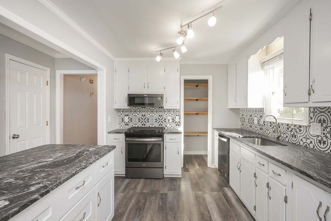 1414 Bluegrass Road - Photo 3 of 19