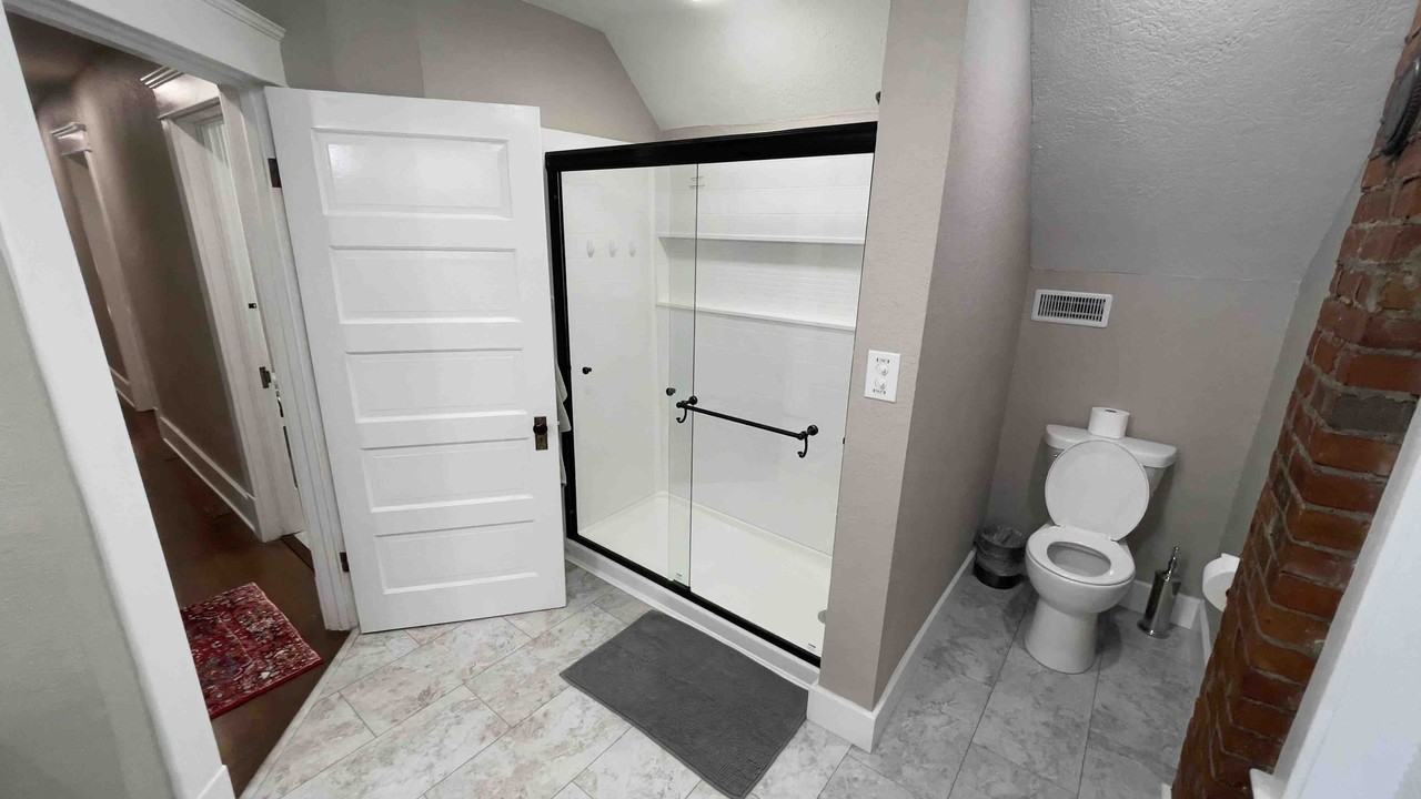 722 3rd St #1 - Photo 3 of 24
