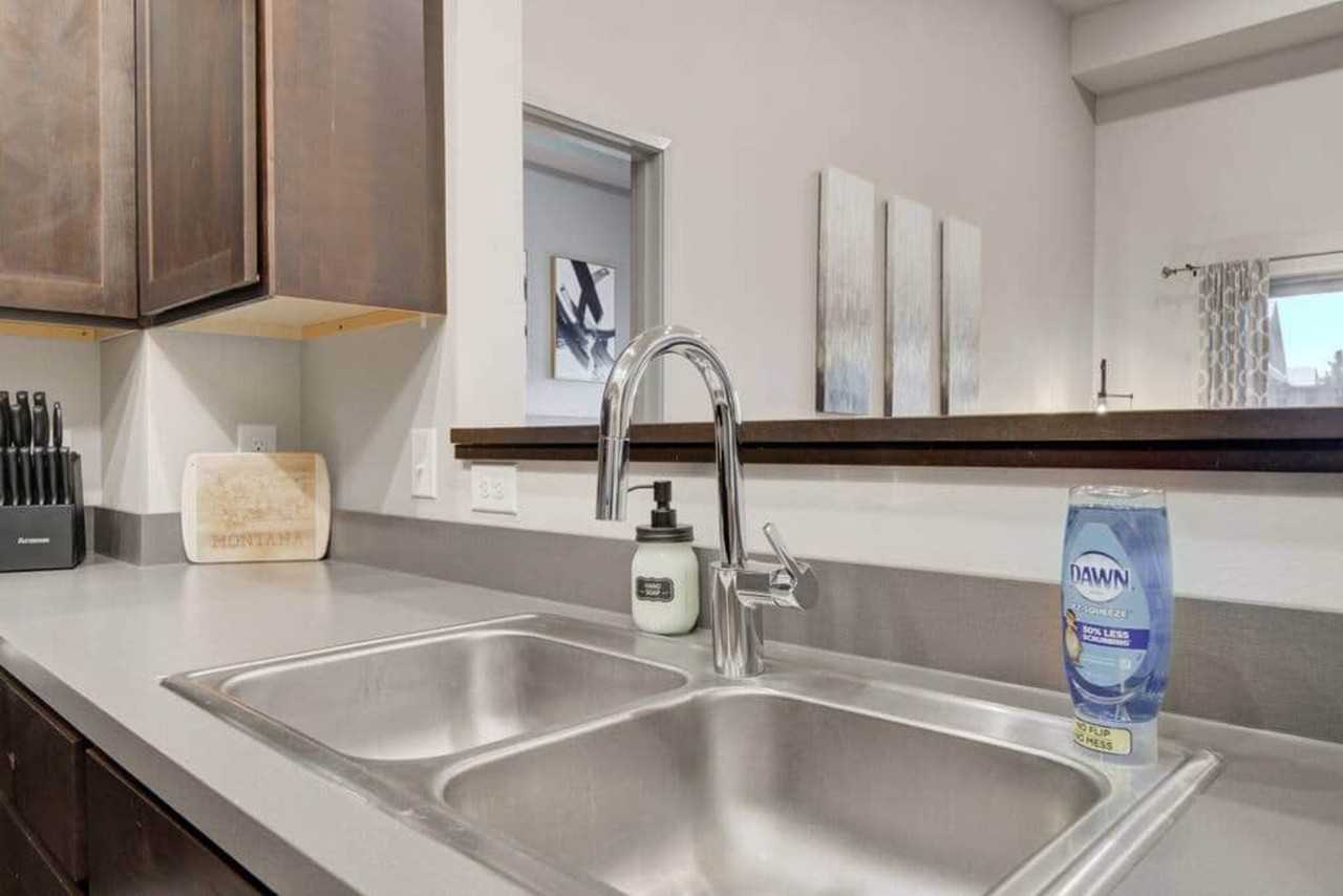 2210 Remington Way - Photo 2 of 33