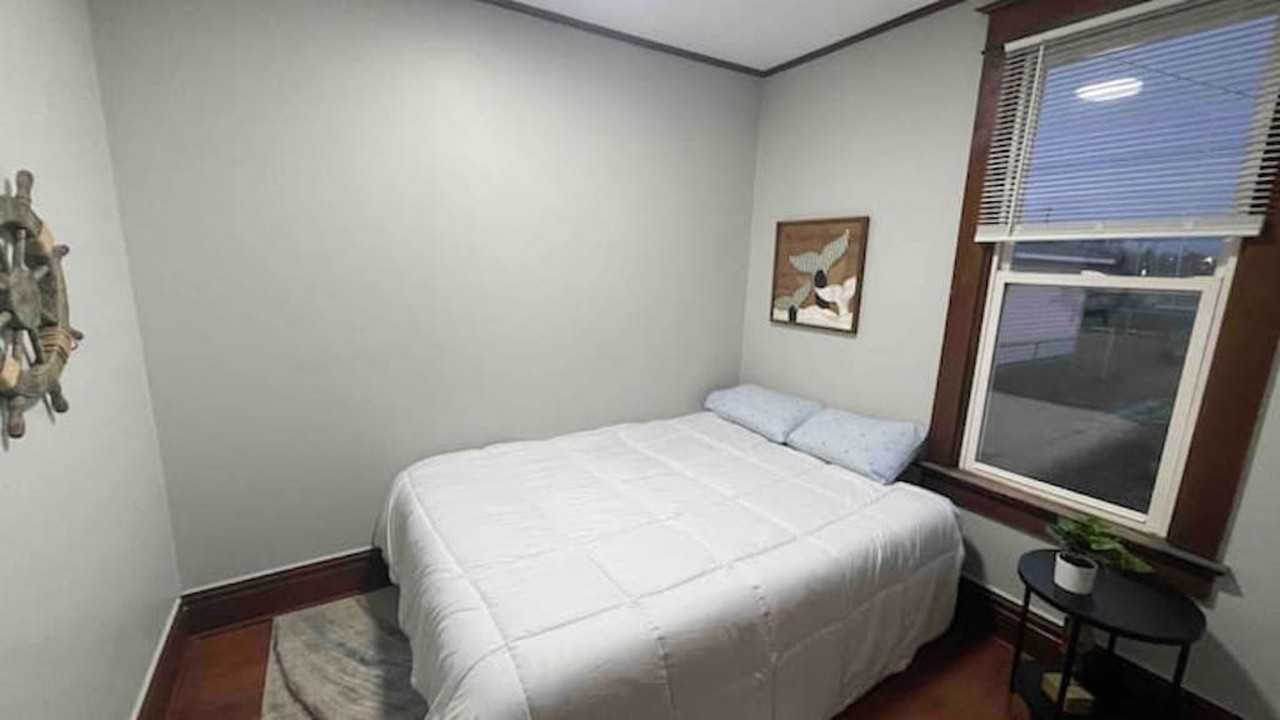 1214 Summit St #2 - Photo 2 of 6