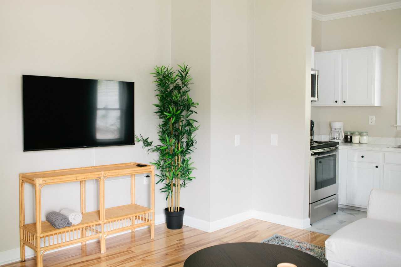 115 Whitman St #1 - Photo 2 of 8