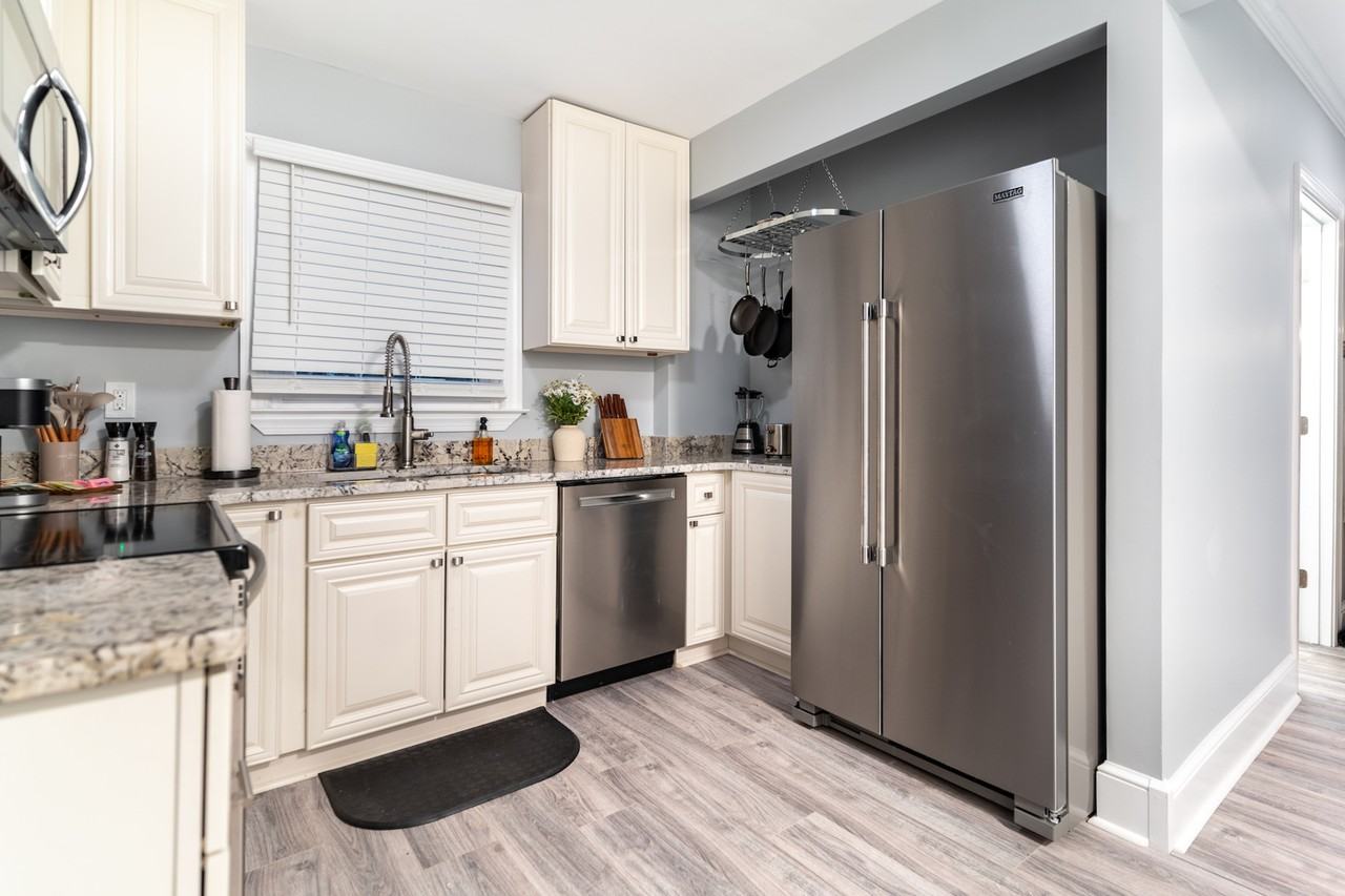 203 State St #203 - Photo 3 of 12