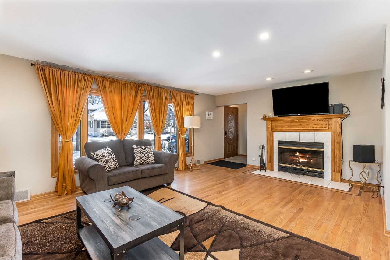 318 N Walnut St #MAIN - Photo 2 of 16