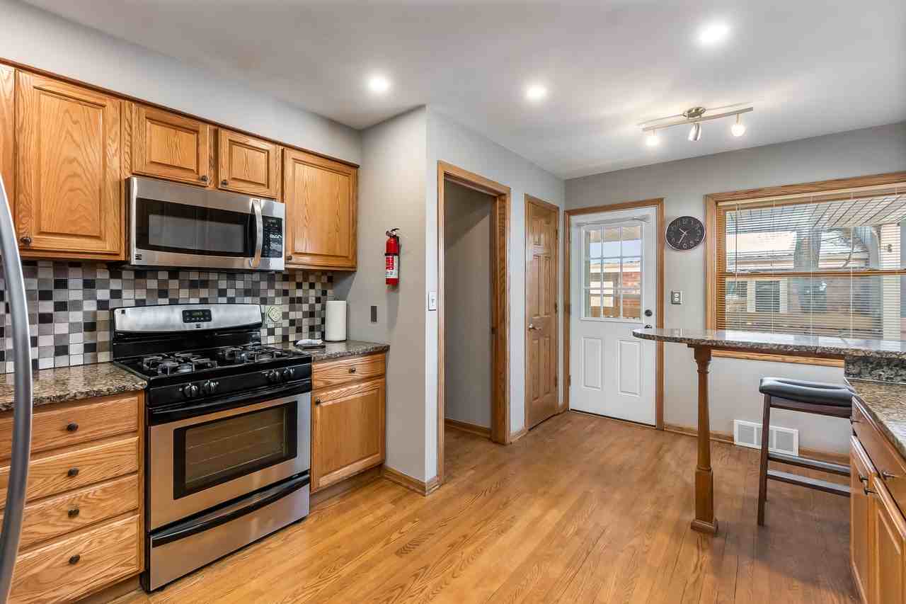 318 N Walnut St #MAIN - Photo 3 of 16