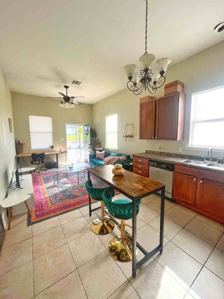 7050 Orleans Ave #7050 - Photo 3 of 9