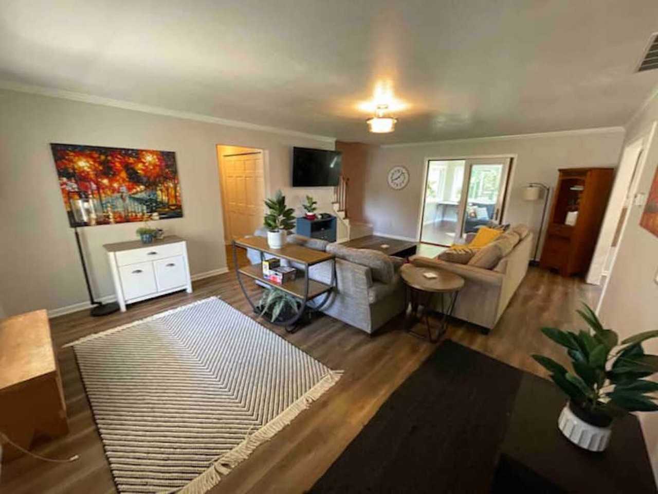 14228 White Horse Ct #1 - Photo 3 of 16