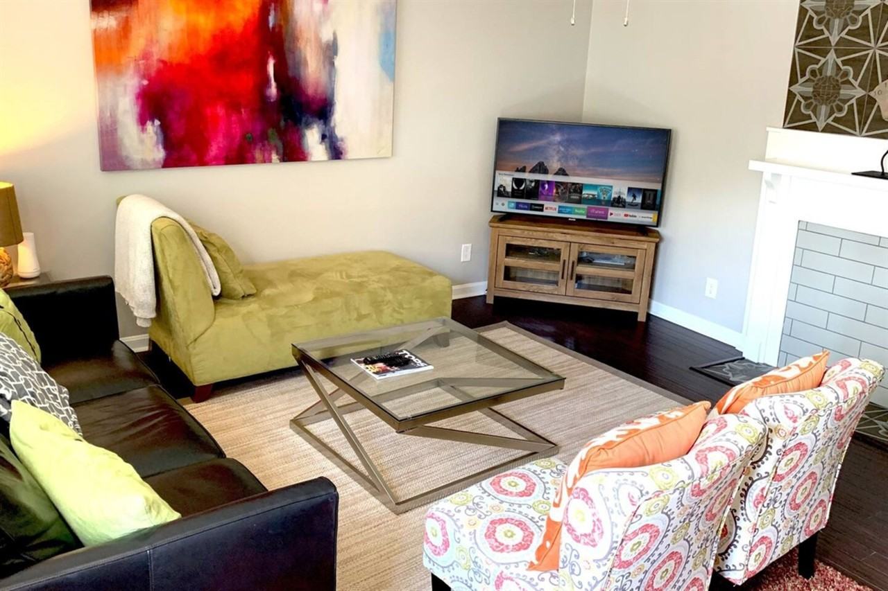 1061 Mary St #HOME - Photo 2 of 13