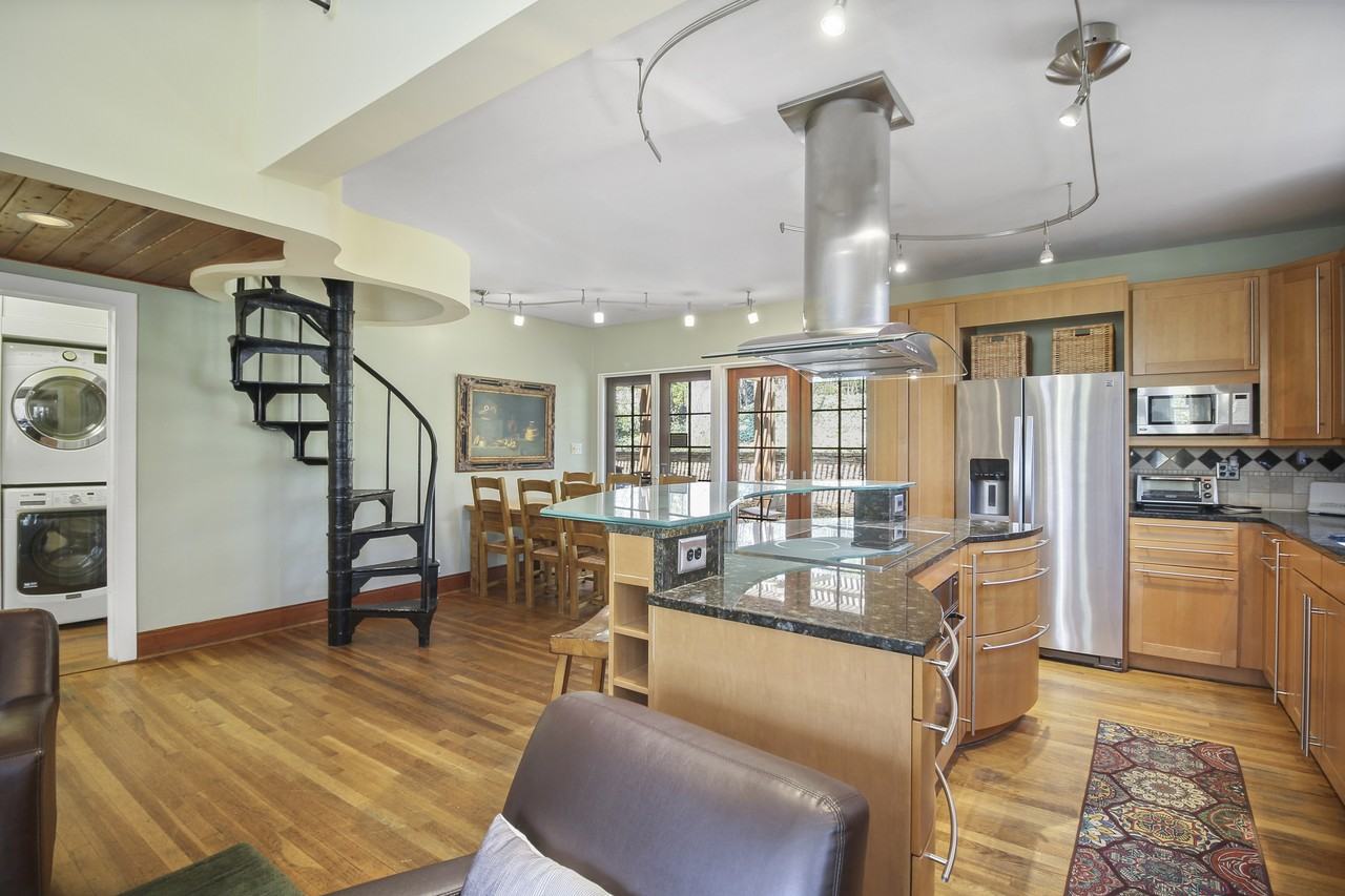 918 Glen Arden Way Ne #918 - Photo 3 of 10