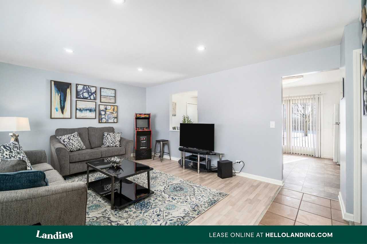 1585 Nautilus Ln #MAIN - Photo 3 of 18