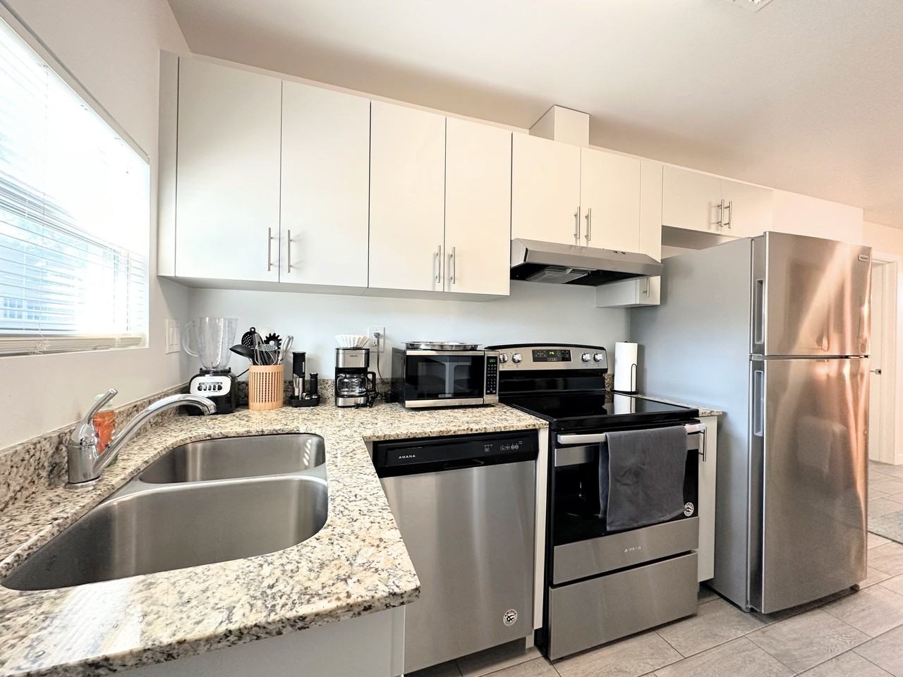 1604 Sw 9th St Unit B #B - Photo 3 of 15