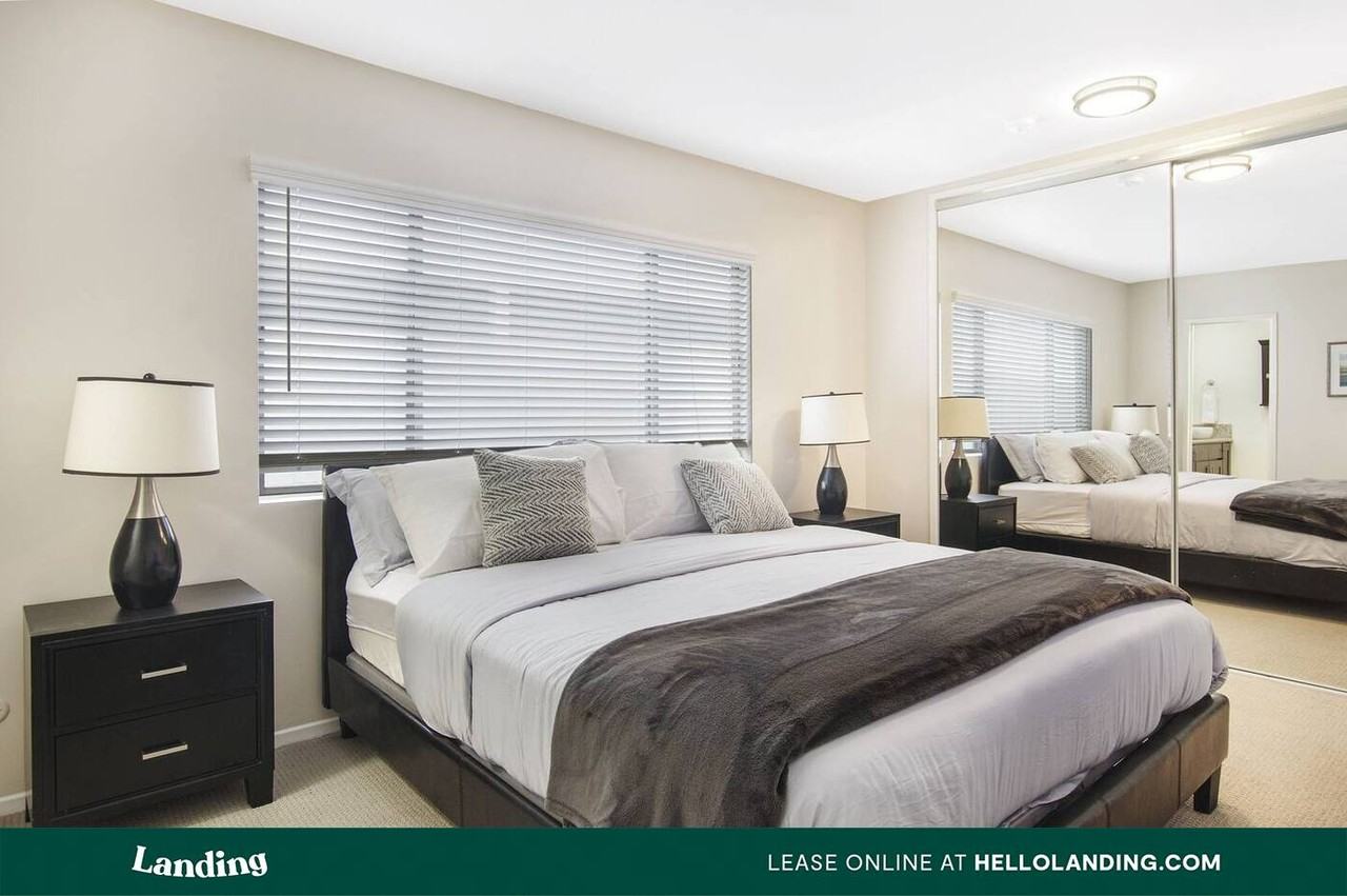 415 N Oakhurst Dr - Photo 2 of 50