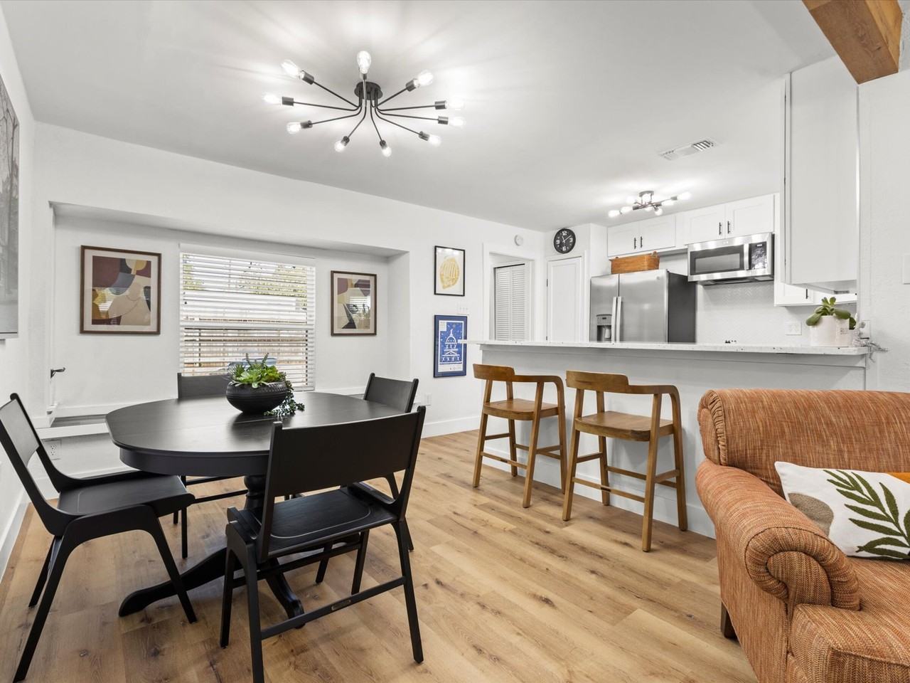 402 N Pecan St #402 - Photo 3 of 12