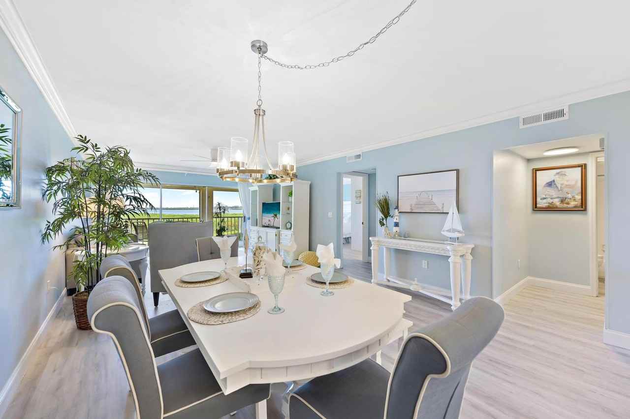 1125 Edgewater Cir #1125 - Photo 3 of 10