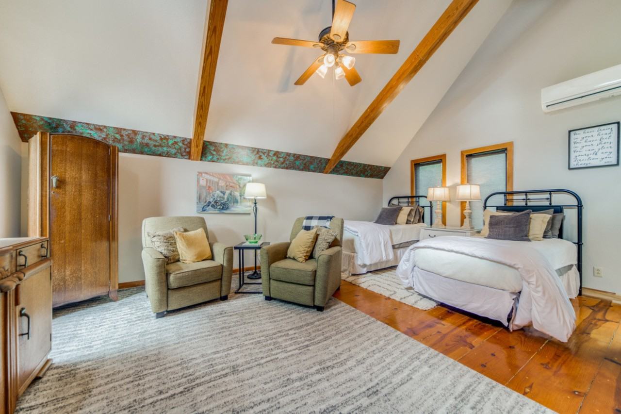 105 Comfort Valley Ln #2 - Photo 2 of 5