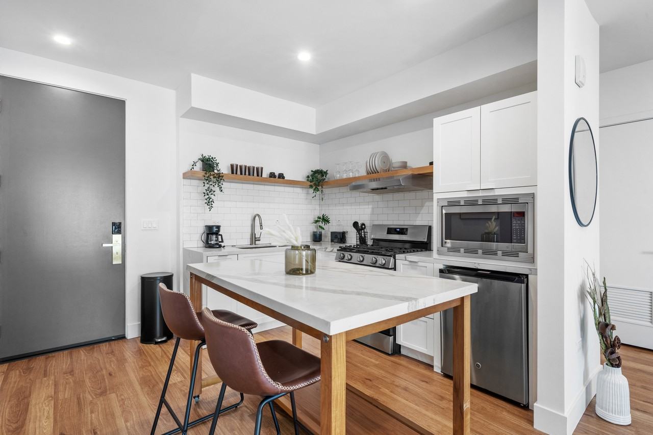 2867 Sunset Pl - Photo 3 of 16