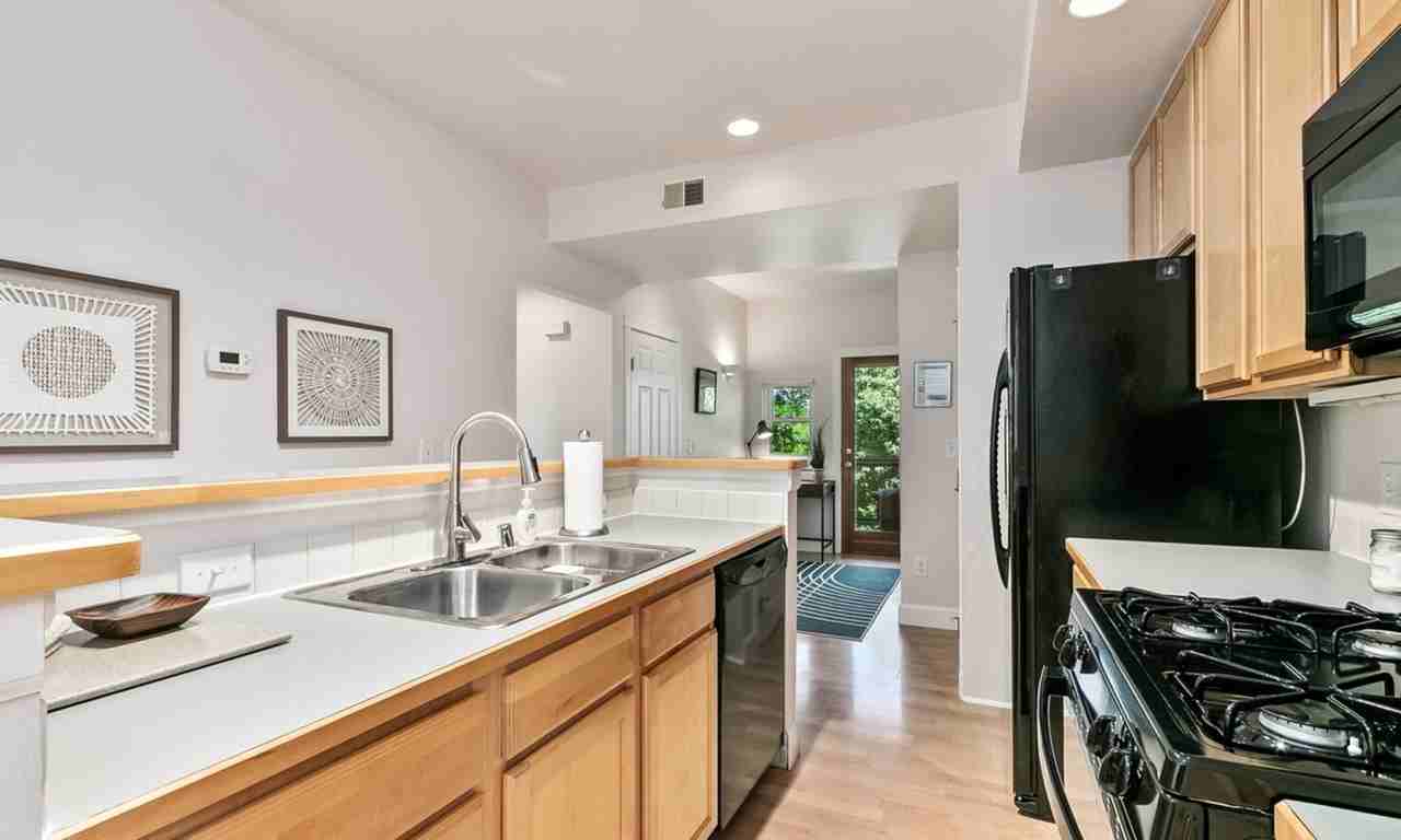 405 Mason Ct #215 - Photo 3 of 18