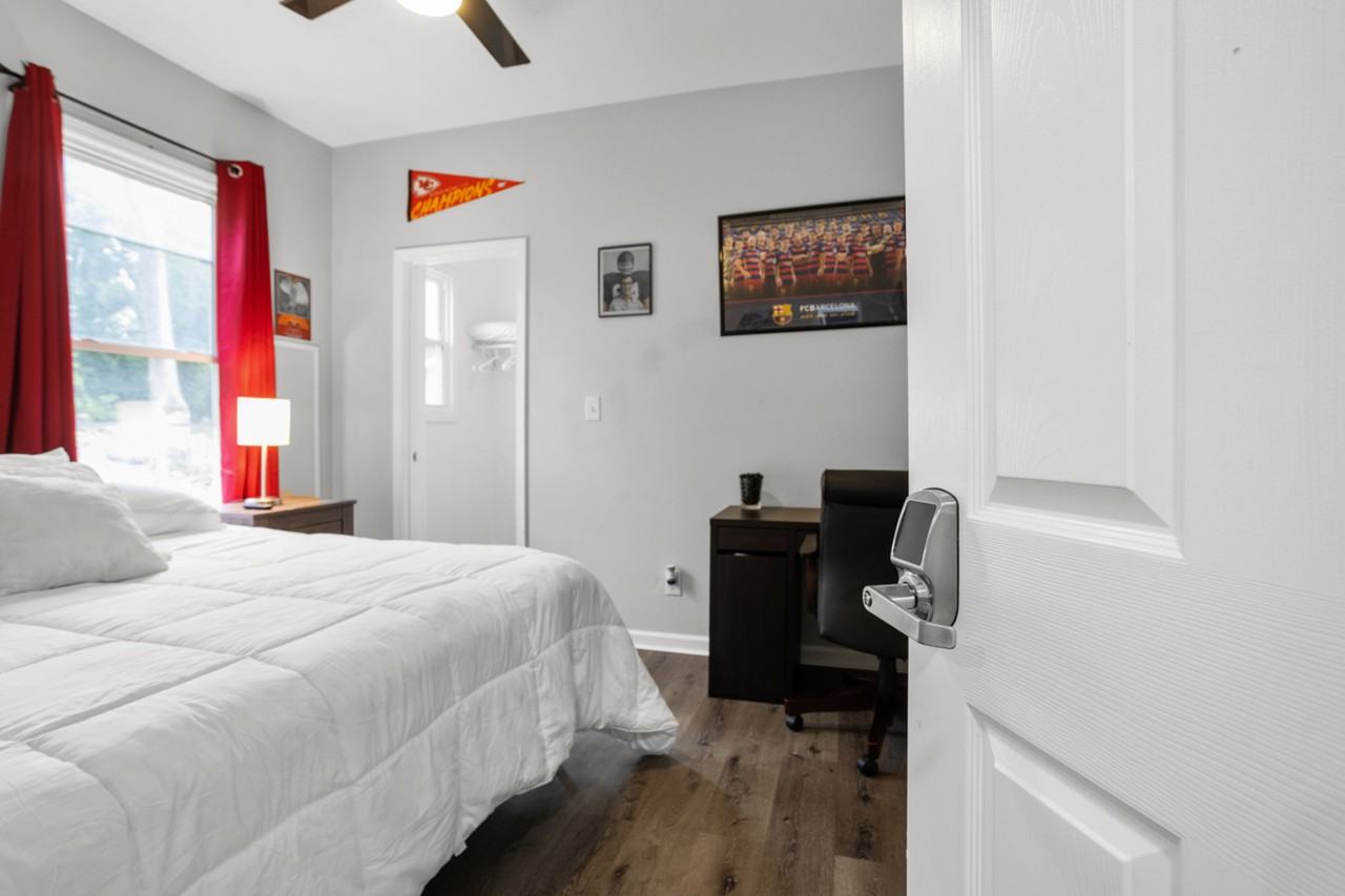 1701 E 39th St #1701 - Photo 2 of 10