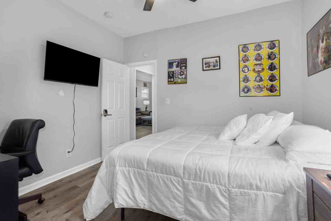 1701 E 39th St #1701 - Photo 3 of 10