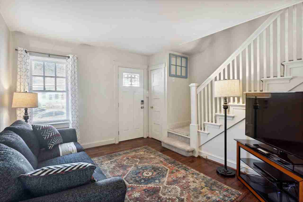 14 Seneca St #1 - Photo 2 of 9