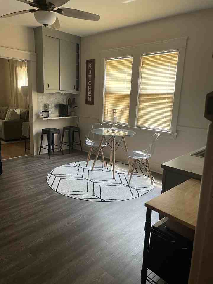 4028 E 53rd St Apt 1 #1 - Photo 2 of 10