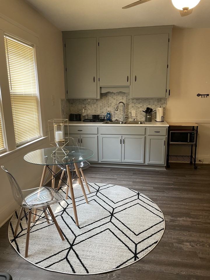 4028 E 53rd St Apt 1 #1 - Photo 3 of 10