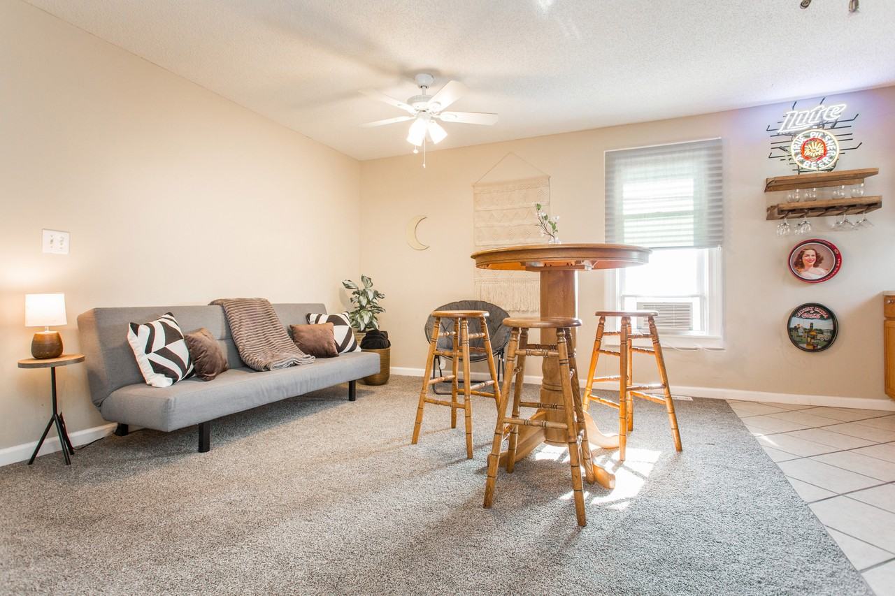 719 Lyons Ave #1 - Photo 3 of 24