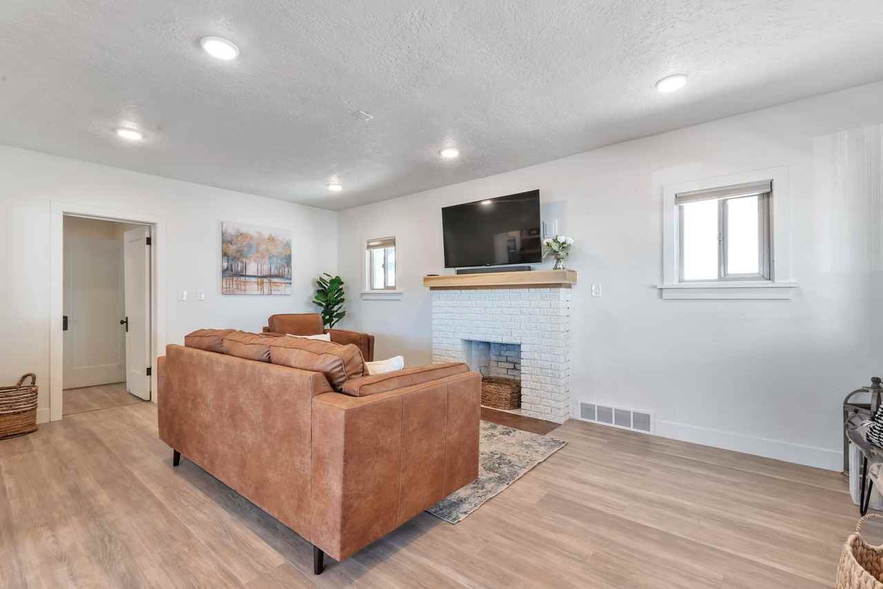 292 S 100 W #292 - Photo 2 of 10