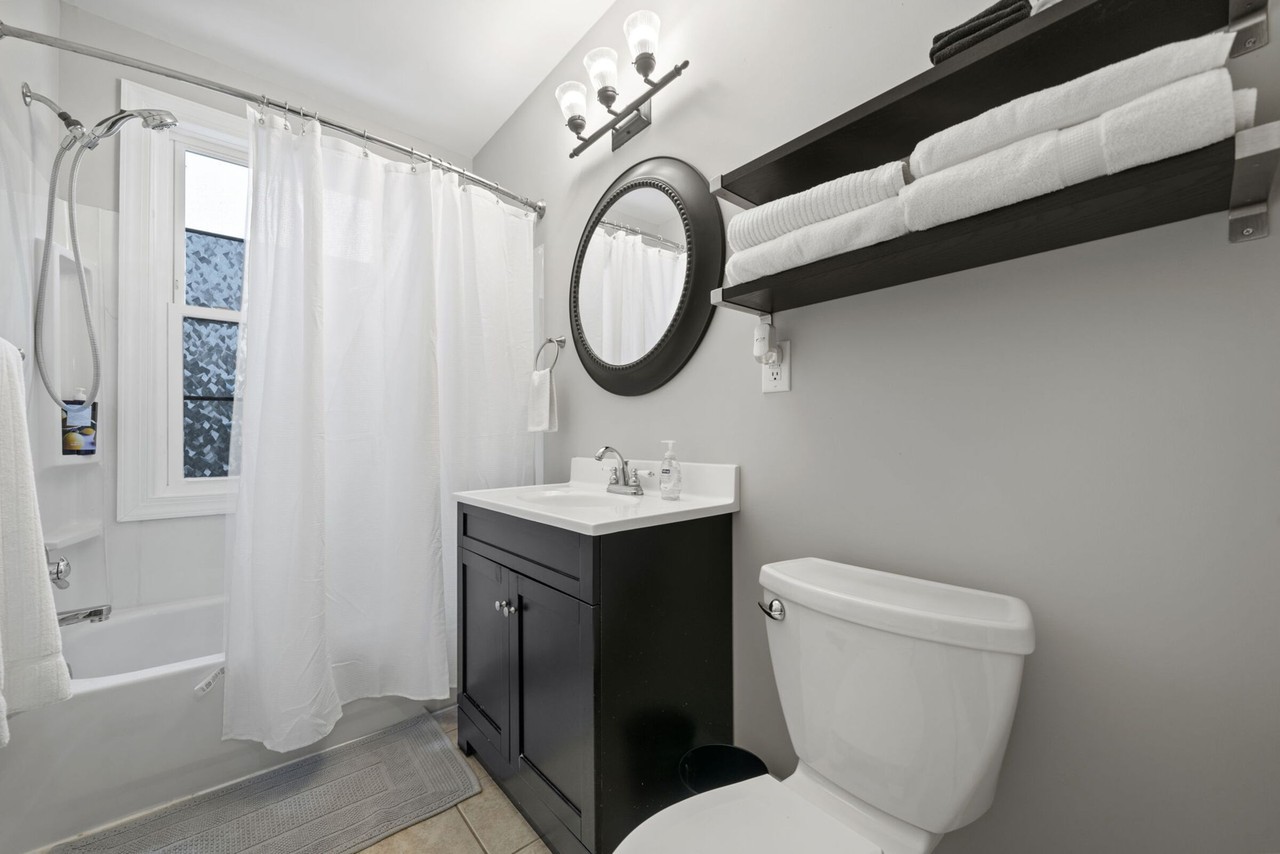 1827 Powhatan St #1 - Photo 2 of 11