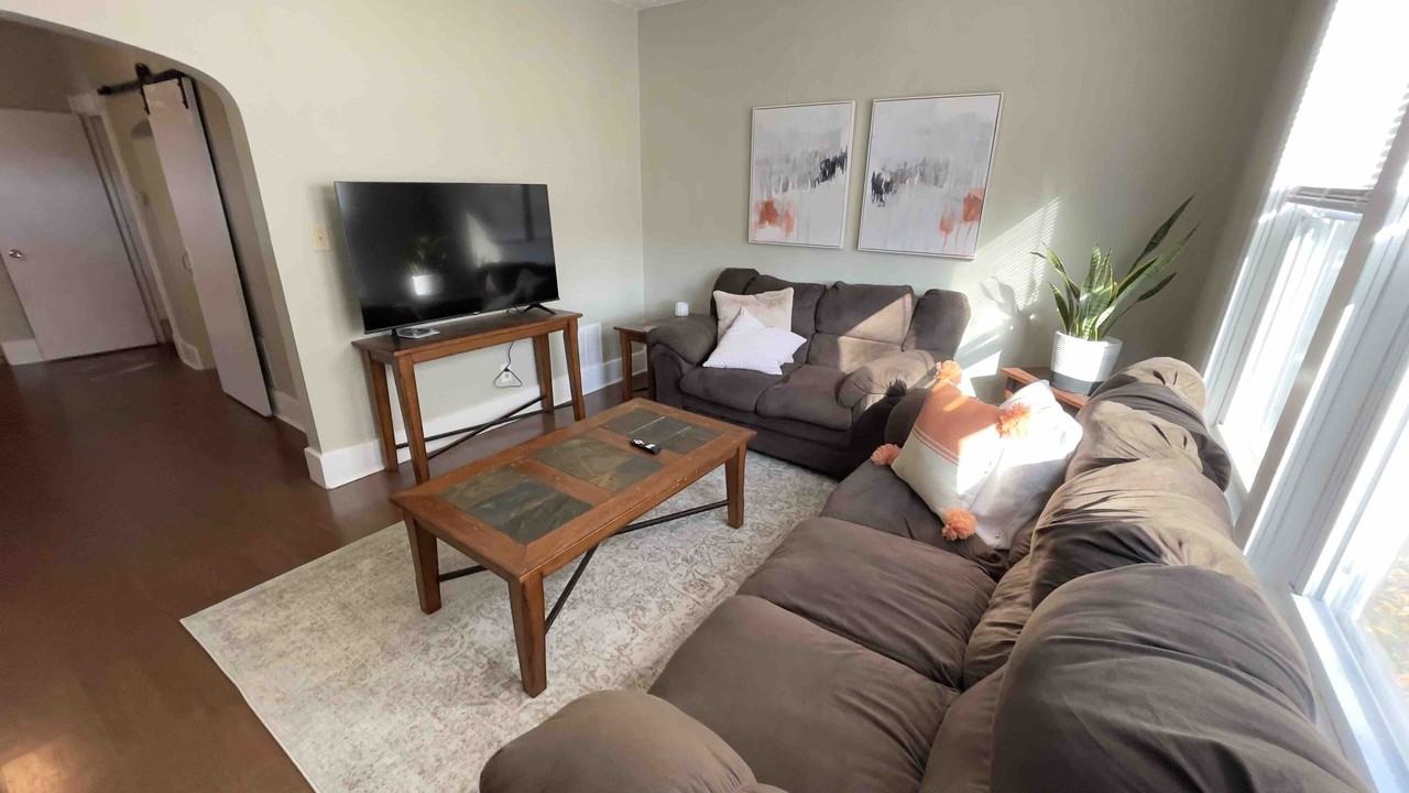 1623 Sherman Blvd #1 - Photo 3 of 15