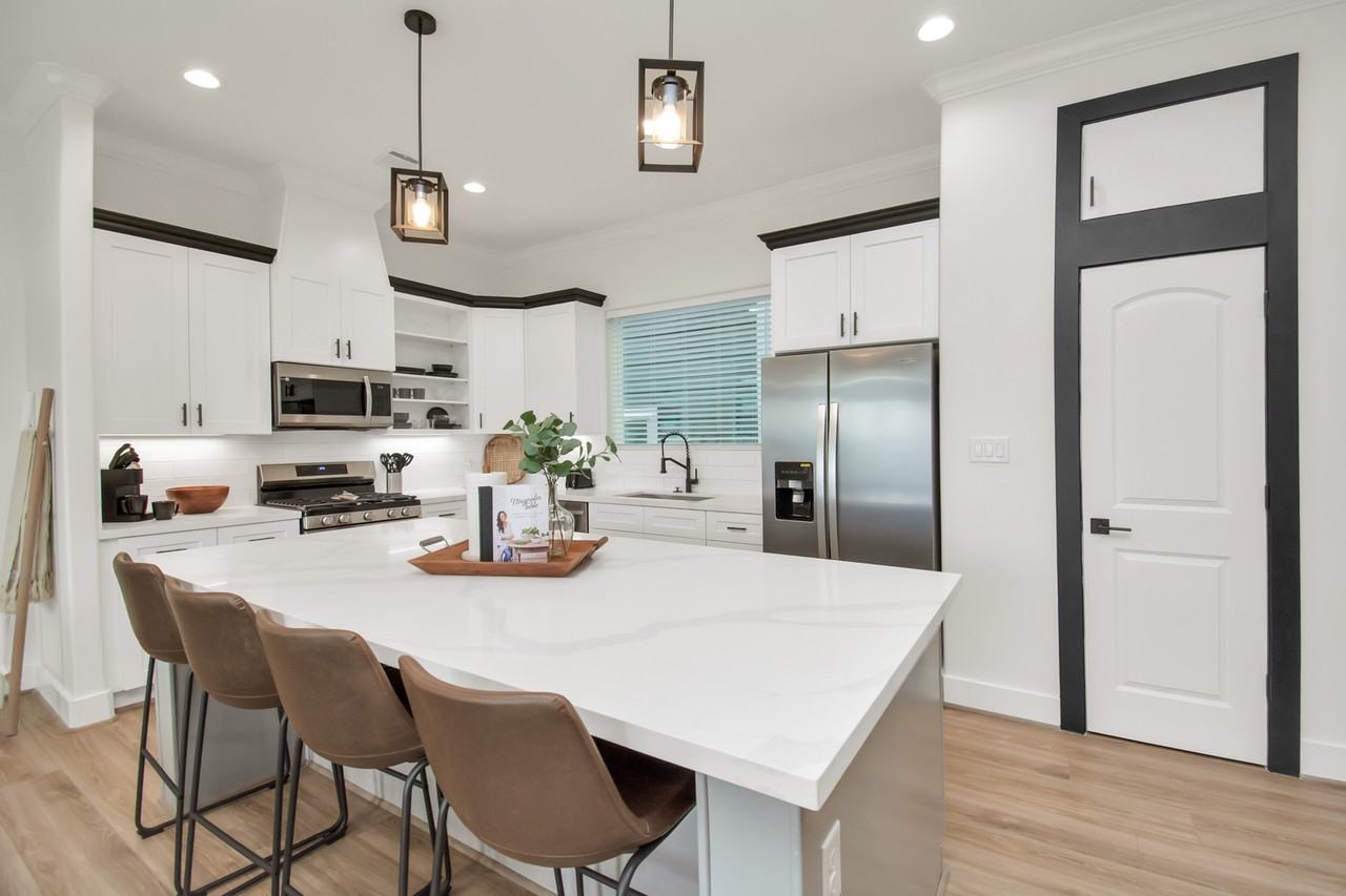 2114 Hadley St #1 - Photo 3 of 14