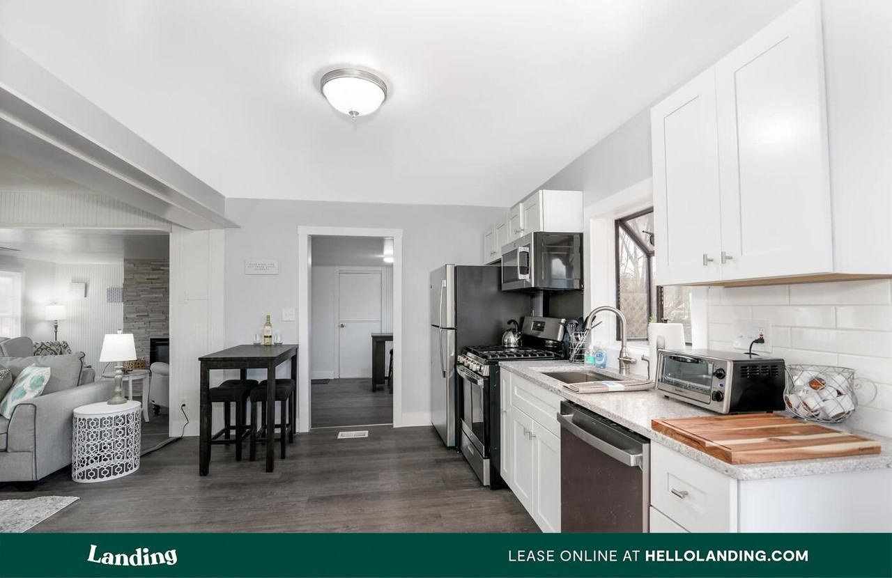 1864 Huntington Cir #1 - Photo 2 of 16