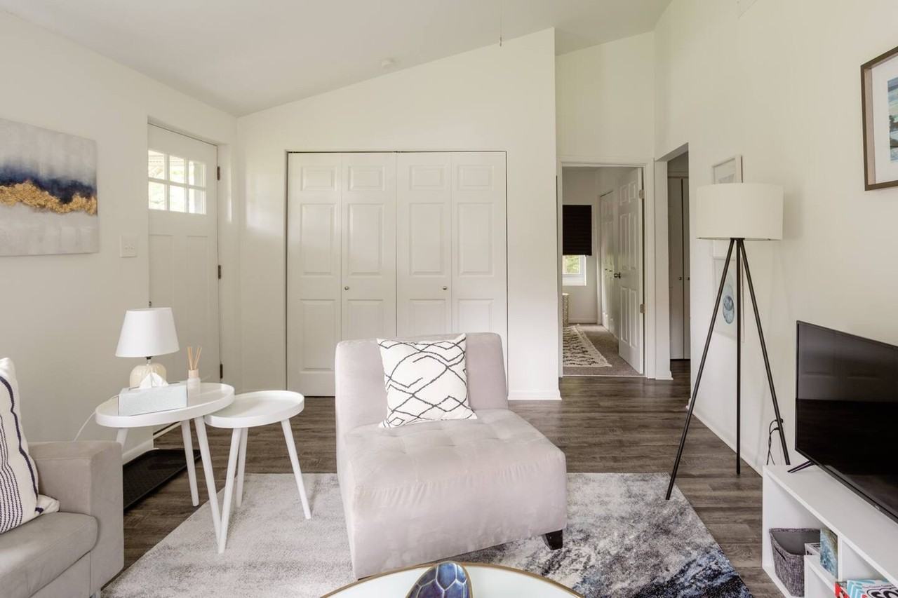 4112 Lloyd St #1 - Photo 3 of 10