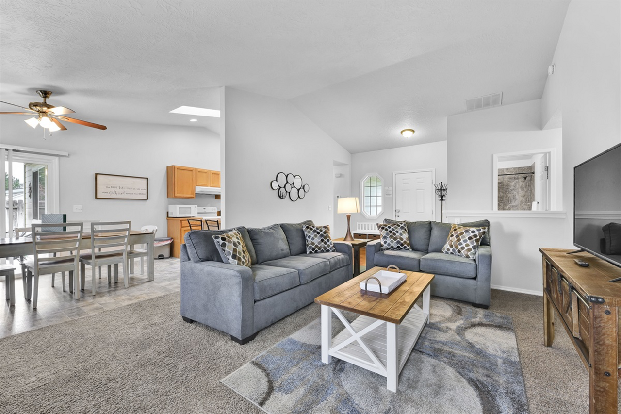 461 S Spoonbill Ave #1 - Photo 2 of 10