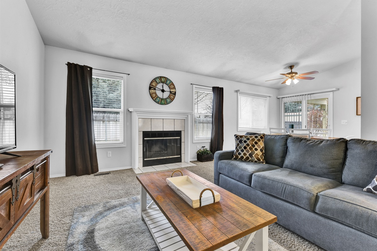 461 S Spoonbill Ave #1 - Photo 3 of 10